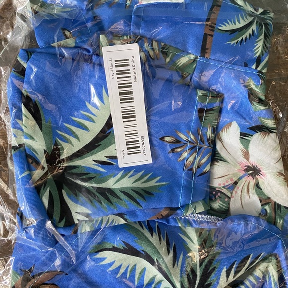 Small dog bundle!!! Two Hawaiian shirts and brand new harness. - Picture 8 of 8